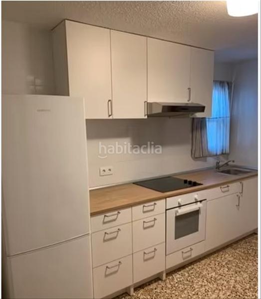 Foto 31425b16-8a9a-461e-a71a-45d5d4593b51. Piso elche, zona Altabix, ascensor, garaje, terraza, 3 habitaciones, 1 baño, amueblado, muy luminoso, alta de suministros, cerca de tod en Elche / Elx