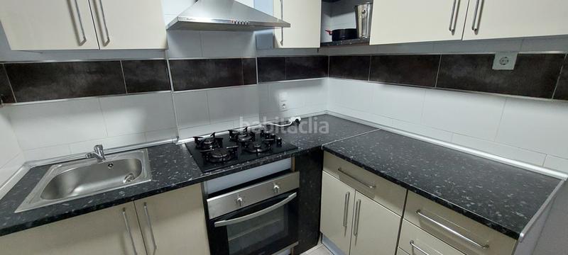 Foto e7b946bb-ccd4-432b-8792-6a98084283f0. Alquiler piso elche, zona colegio la asunción, 2 planta sin ascensor, reformado, 2 habitaciones, 1 baño, balcon, aire acondicionado,muy luminoso en Elche / Elx