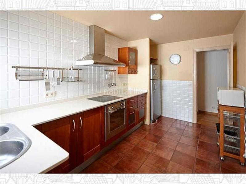 Foto 8428ea75-68e8-4cb9-b4de-9ac99088a049. Alquiler ático elche, zona Centro, atico, ascensor, terraza, amueblado, 2 habitacuones, 2 baños, aire acondicionado, armarios empotrados, muy lum en Elche / Elx