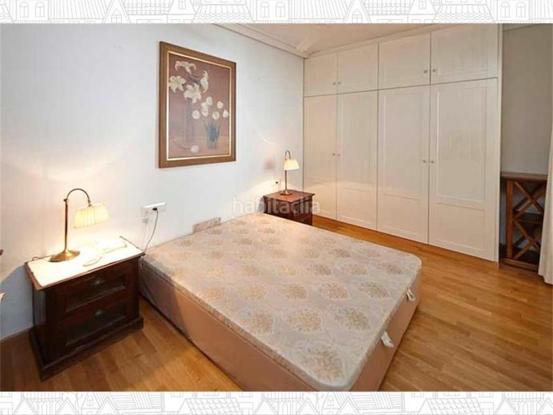 Foto b145277f-7405-436d-a5b3-2239717259ec. Alquiler ático elche, zona Centro, atico, ascensor, terraza, amueblado, 2 habitacuones, 2 baños, aire acondicionado, armarios empotrados, muy lum en Elche / Elx
