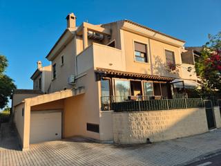 Location Maison jumelée à Perleta - Maitino. Perleta, bungalow tres plantas, dos terrazas, 4 habitaciones, 2