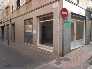 Location Local commercial à Plaza Crevillente - Antiguos Juzgados - El Asilo. Elche, zona raval, local 35 m2, ideal cualquier tipo de negocio,