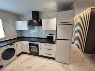Location Appartement à Pont Nou - Corazón de Jesús. Elche, zona plaza obispo siuri, ascensor, piso tipo loft sin hab