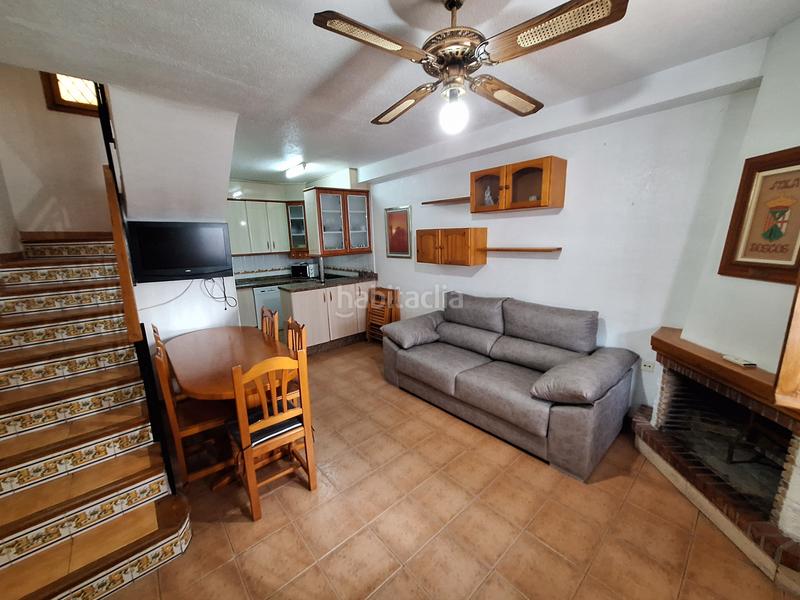 Foto e7df51dd-3eb6-4c97-88a0-2ab3eddfbaea. Alquiler casa , zona playa tamarit, terraza, 3 habitaciones, 1 baño, aire acondicionado, armarios empotrados, chimenea, muy luminoso, en Santa Pola