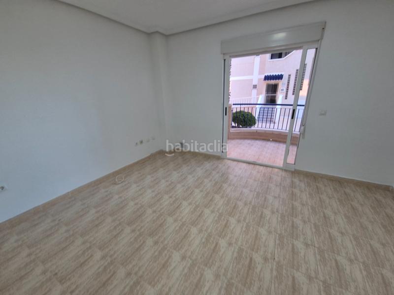 Foto 4dd2b694-165b-4bb8-85e6-08377ff07386. Rez-de-chaussée avec piscine dans Los Arenales del Sol Elche / Elx