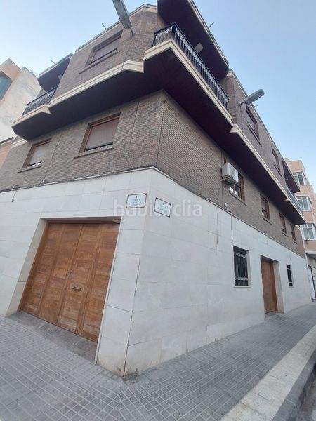 Foto b78ecfd9-45f0-42f7-90b4-b814320a9063. Edifici a El Raval - Portes Encarnades Elche / Elx