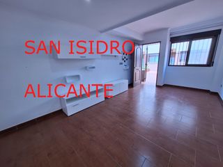 Lloguer Casa adossada a San Isidro. San isidro alicante, bungalow 3 plantas, piscina, sin muebles, e