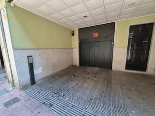 Rent Car parking in Centro. Elche, zona centro glorieta, garaje amplio 12 m2 con elevador, p
