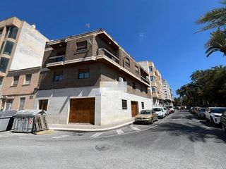 Edificio en El Raval - Portes Encarnades. Elche, zona torreta, edificio esquina 3 plantas mas terraza 150