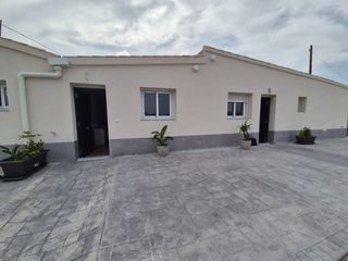 Location Maison à Valverde. Casa de campo dividida en cinco estancias con zonas comunes para