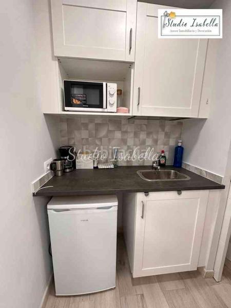 Foto b323a70d-0114-4cf2-9b50-fc4b3c2476f2. Office space with heating in Castillejos-Cuzco Madrid