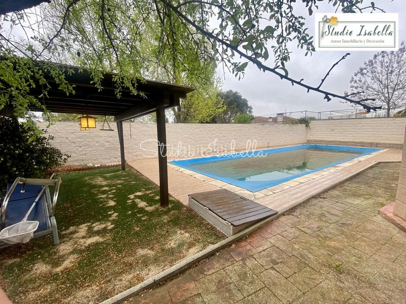Foto 82a575fd-79bd-45b6-b080-d49ace89caf8. Chalet en Nambroca