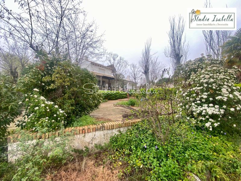 Foto b1962b15-19e7-4c40-b830-b0685b3bca12. Chalet en Nambroca