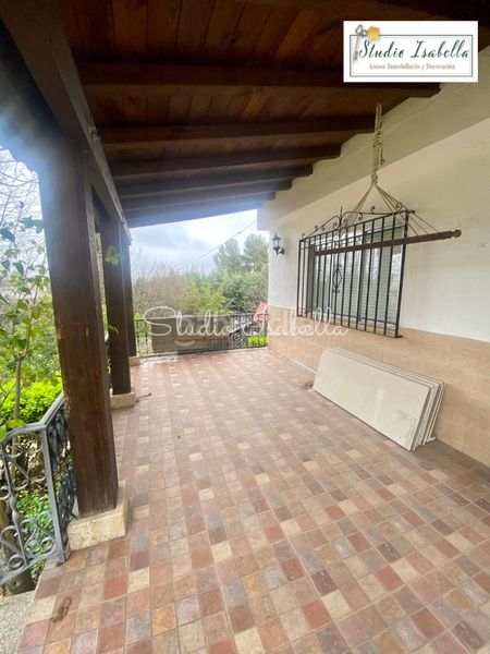 Foto be12a395-396a-42d5-929c-34f48aec3314. Chalet en Nambroca