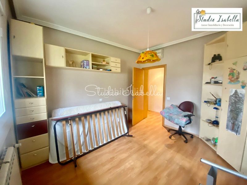 Foto d469cf93-8f17-4a16-8e4f-a90544cf11bd. Chalet en Nambroca