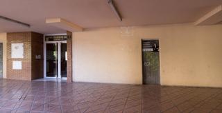Local Comercial en Nueva Andaluca. Local en parque del generalife