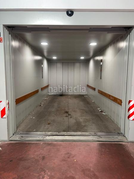 Foto fd0e442f-4673-4f84-95db-18f4bb4bbfdc. Parking coche en Centro Almería