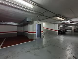 Car parking in Calle Rostrico