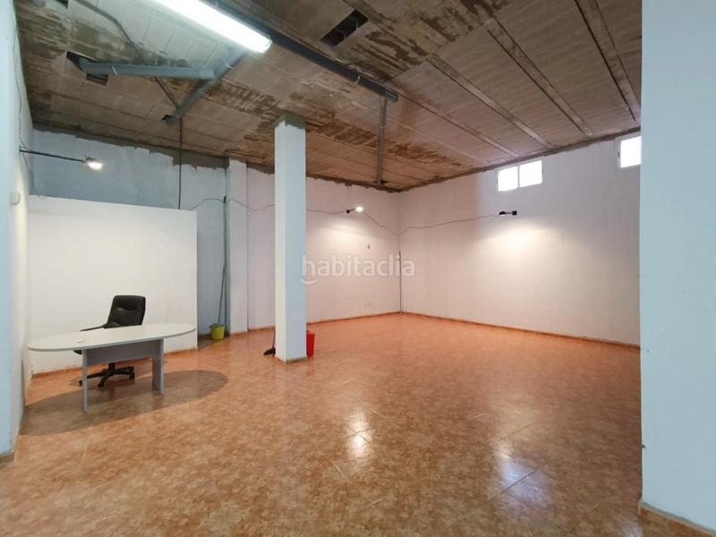 Foto 287577e5-cef8-4f83-a894-7d0140d0ae55. Alquiler local comercial en calle manuel azaña 45 en Almería