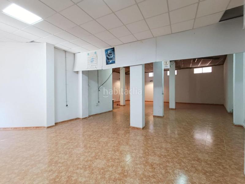 Foto 5f0bef1a-09dd-4335-93d8-513874a1f655. Alquiler local comercial en calle manuel azaña 45 en Almería