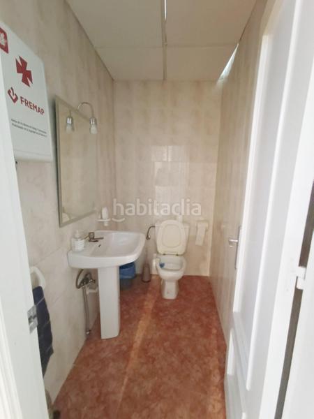 Foto f7920fe8-0214-4e00-8b6a-cfe376aaf762. Affitto locale commerciale in calle manuel azaña 45 in Almería