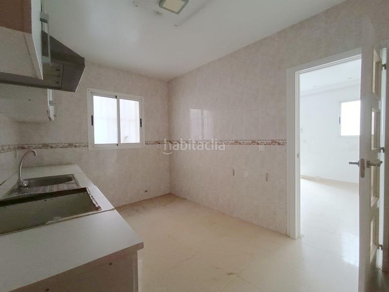 Foto 35b66656-dffb-49af-8a84-a69e4dbcac3f. Casa a calle valdivia 17 a La Chanca - Pescadería Almería