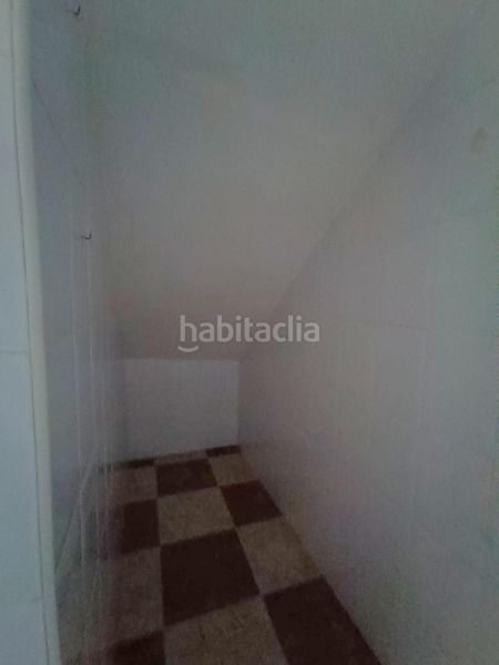 Foto 6480cb79-a08f-429c-b5c1-d58d1f28f7ba. Casa a calle valdivia 17 a La Chanca - Pescadería Almería