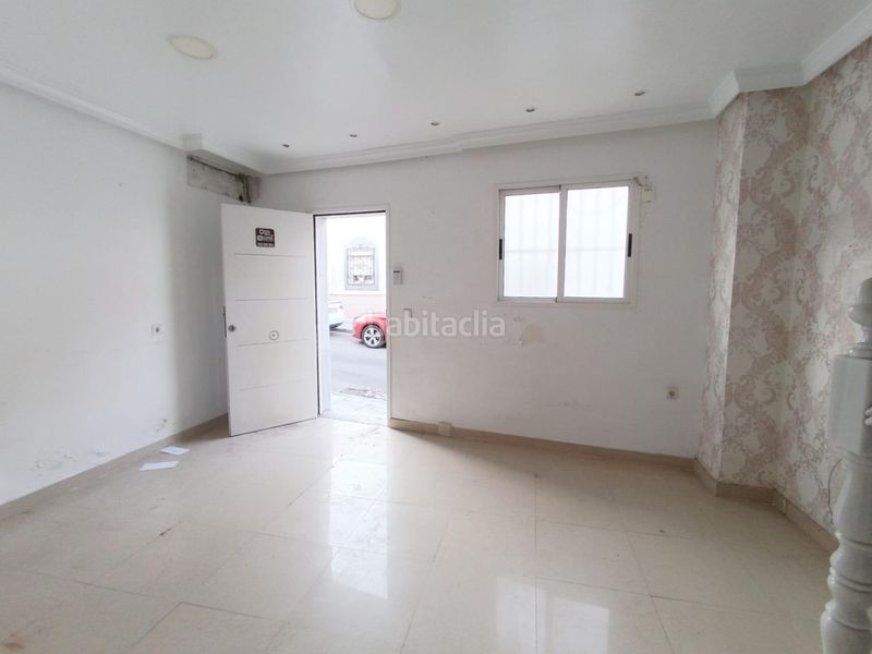 Foto c4141dcb-9301-433b-bdf6-a7148a0ac697. Casa a calle valdivia 17 a La Chanca - Pescadería Almería