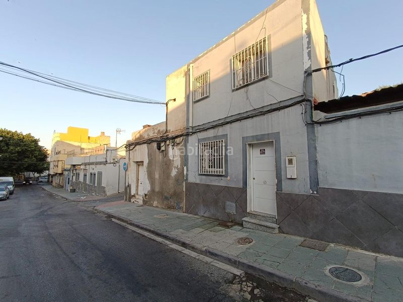 Foto f3044a41-f397-41cc-803b-00e4467440a2. Casa a calle valdivia 17 a La Chanca - Pescadería Almería
