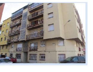 Piso  Carrer montseny. Piso con 3 habitaciones con ascensor