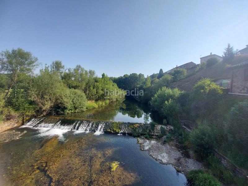 Foto d15e75a1-4806-4f3b-bce5-2d3adbf8c773. Masia amb aparcament a Garrafe de Torío