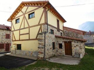 Maison à Boca de Huérgano. Casa unifamiliar en besande.