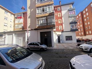 Local Comercial  Calle valcarce. Local comercial en pinilla.