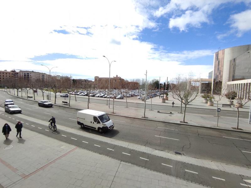 Foto e3eec2e5-b8c4-41cf-b3da-a197b6dadf5f. Duplex con riscaldamento parcheggio in Centro Ciudad León