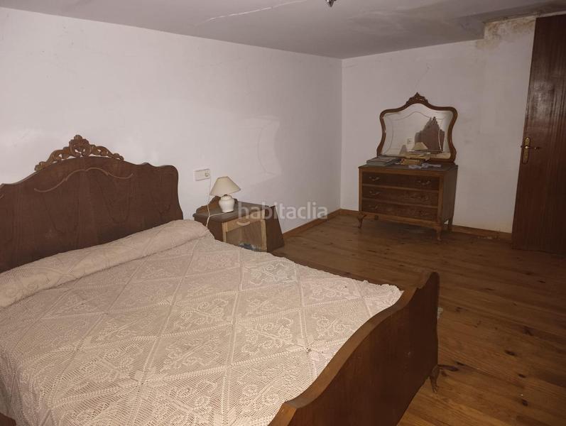 Foto 5c108552-450d-4f08-8ecc-d8dce14405d2. Masia amb aparcament a Valdefresno