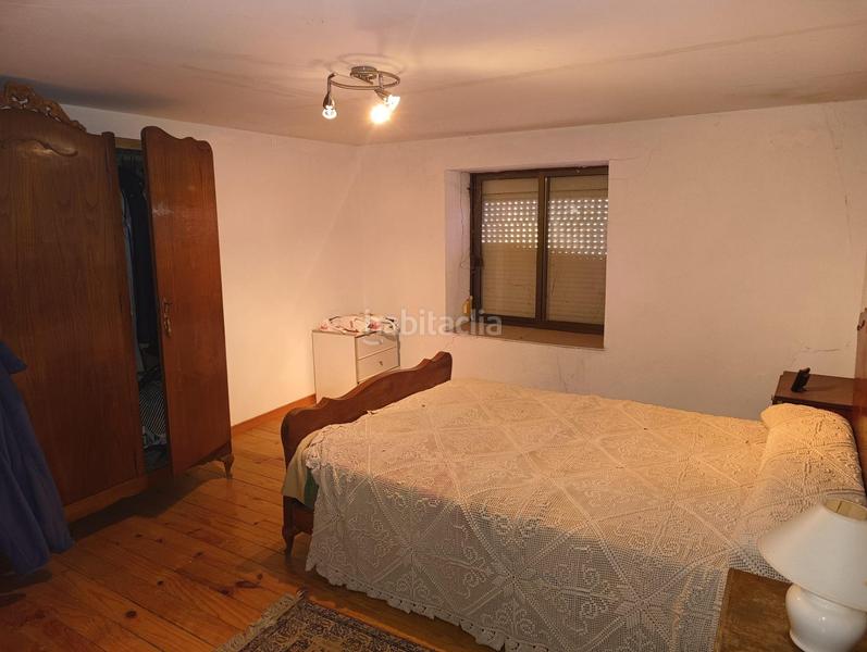 Foto 66f8656d-66cb-45c4-8889-9f6215322990. Masia amb aparcament a Valdefresno