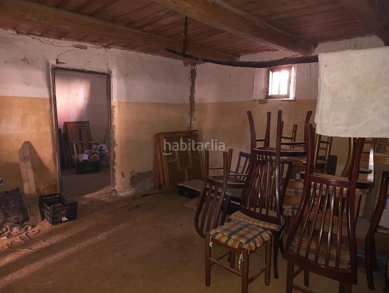 Foto ae593d05-5e72-42cd-aa2f-d6b87be11267. Masia amb aparcament a Valdefresno