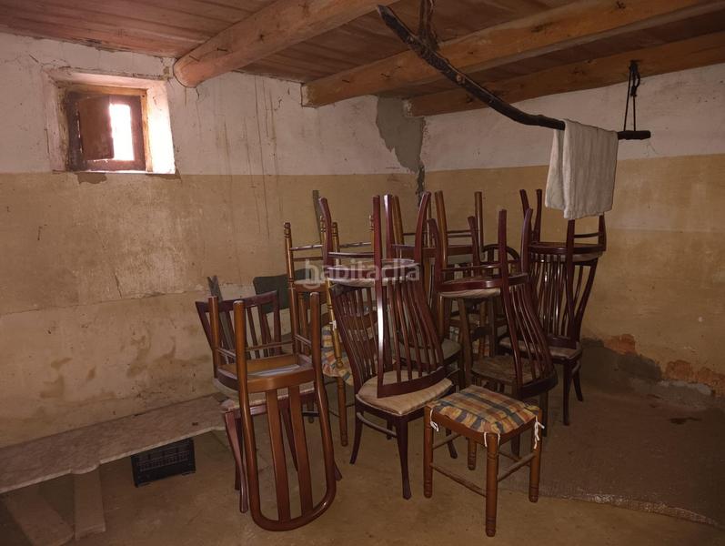 Foto b16b0614-1864-4eeb-a78a-57843062494f. Masia amb aparcament a Valdefresno