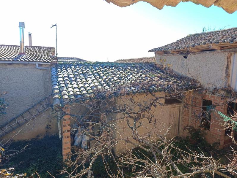 Foto c93942a1-92ae-4b16-83de-3d936735228a. Masia amb aparcament a Valdefresno