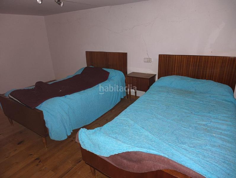 Foto ded5156b-b979-4ffe-83bb-d62333357ecd. Masia amb aparcament a Valdefresno