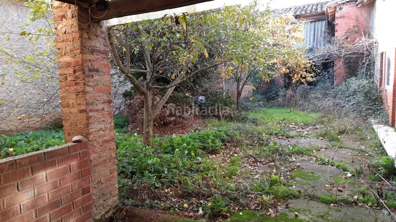 Foto fd87bed9-5ba2-48e1-813a-6f758835910b. Masia amb aparcament a Valdefresno