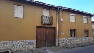 Mas à Valdefresno. Caserío en santovenia del monte