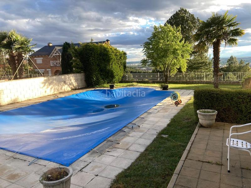 Foto 22cd756d-58d3-4852-8b01-52562f6246a7. Xalet amb calefacció aparcament piscina a Valdefresno