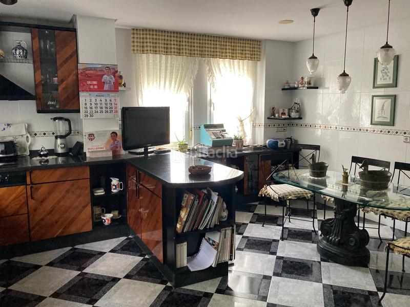 Foto 74aceea0-7e2c-473d-8bd3-1310a03b665c. Xalet amb calefacció aparcament piscina a Valdefresno