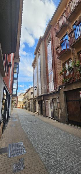 Foto b9b39e60-d254-4fb0-9382-288a59f26b5e. Pis amb calefacció a Casco Antiguo León