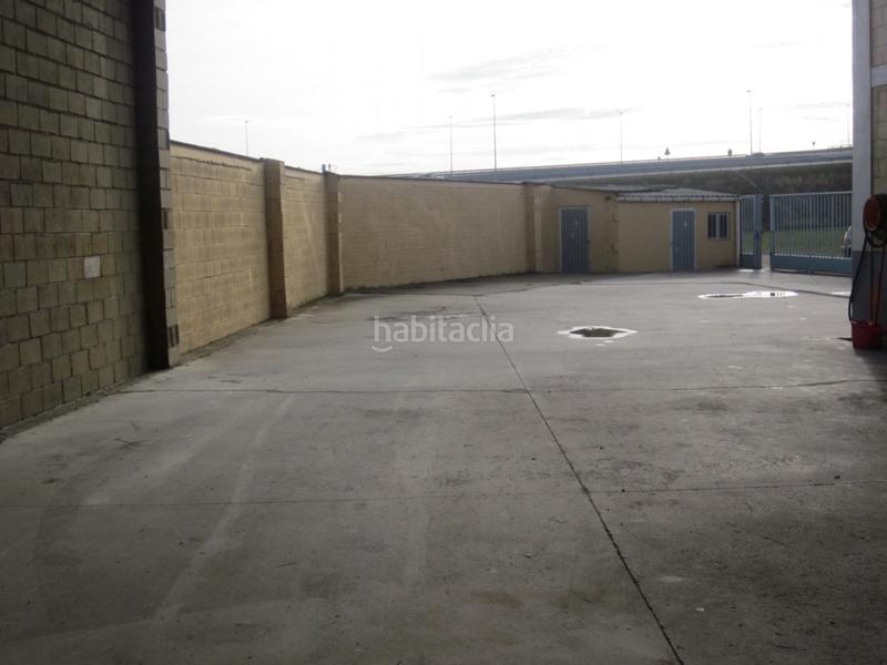 Foto 94a5e254-d6e9-430f-905b-283b3d46778d. Nau industrial a calle el progreso-vc 40 a Armunia León