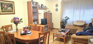 Location Appartement  Calle calle de la luna. Piso de tres habitaciones en párroco pablo díez