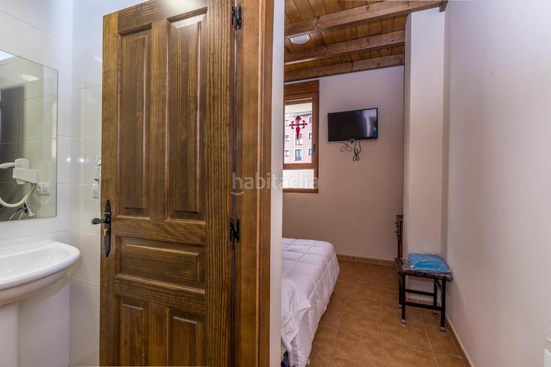 Foto 629fbdb3-54f8-4f2e-85b8-55d84e97ac26. Local comercial albergue en venta en Puente Castro en León
