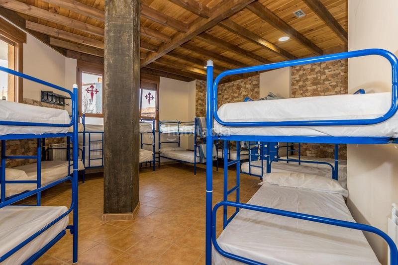 Foto f9b507bc-abc6-4d49-a32b-42a86d8bf52a. Local comercial albergue en venta en Puente Castro en León