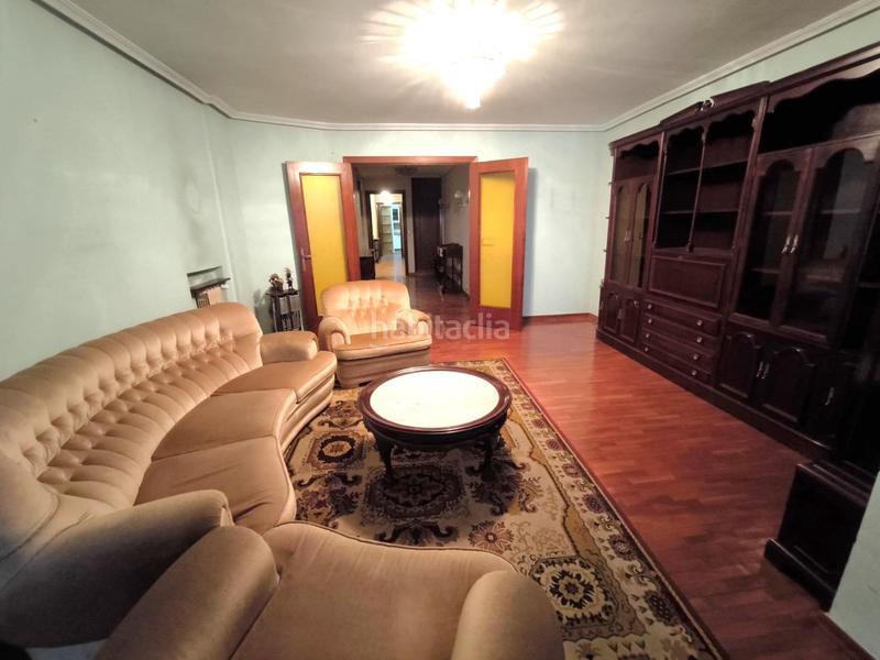 Foto d25f24a0-18de-41b6-87c9-e13bffc6d6f7. Pis a calle alcazar toledo 4 a Centro Ciudad León